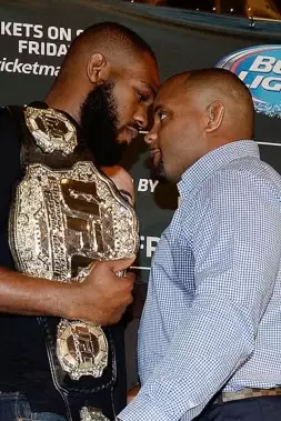 Rivalita znovu hoří? Jon Jones opět tvrdě sejmul Daniela Cormiera