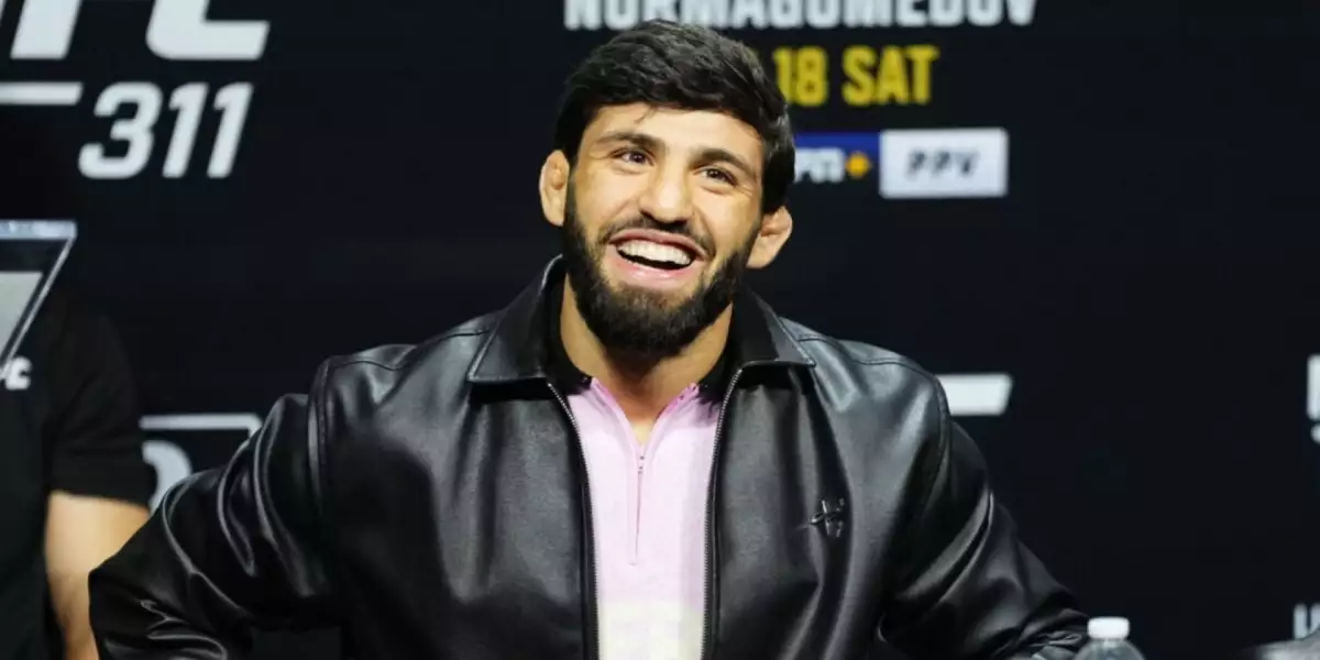 Arman Tsarukyan se vrací do akce! Střetne se s bývalým šampionem UFC