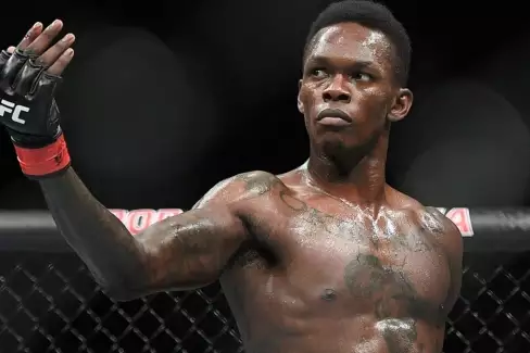 Bývalý UFC šampion Adesanya ukázal na dva možné soupeře