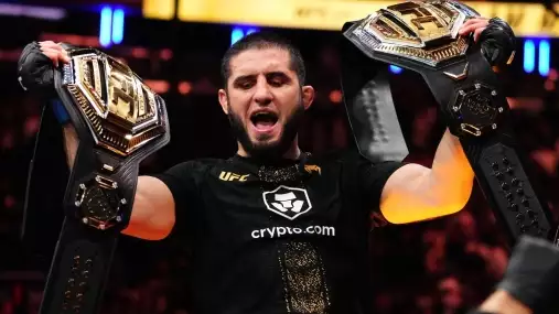 Kolik zápasů má před sebou? Šampion Makhachev naznačil konec kariéry!