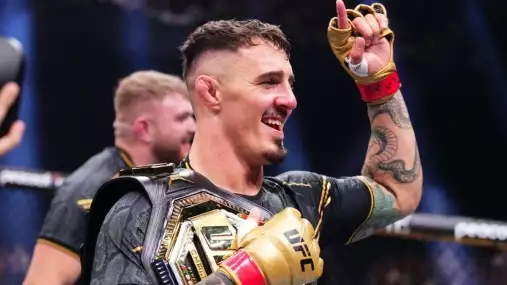 Bude Jones opravdu zbaven titulu? Aspinall přináší velké novinky