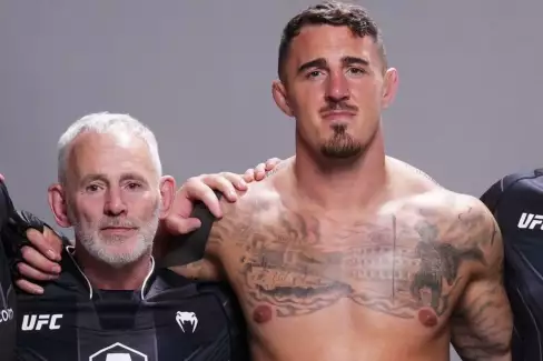 Otec nového šampiona Aspinalla je naštvaný na vedení UFC! Proč?
