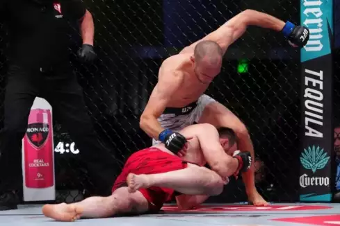 Další blesková demolice! Tentokrát to odnesl zkušený veterán