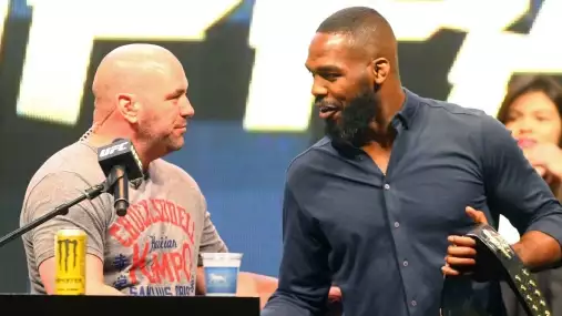 Jon Jones reaguje na neutuchající chválu ze strany UFC ředitele Whitea