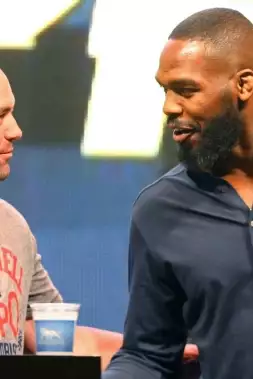 Jon Jones reaguje na neutuchající chválu ze strany UFC ředitele Whitea