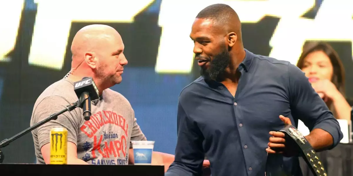 Jon Jones reaguje na neutuchající chválu ze strany UFC ředitele Whitea