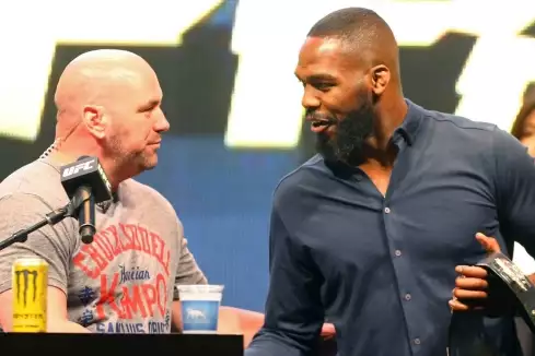 Jon Jones reaguje na neutuchající chválu ze strany UFC ředitele Whitea