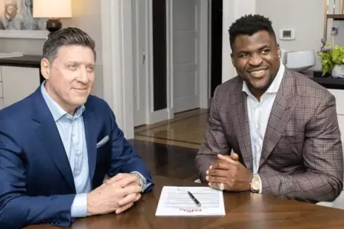 Smlouva s PFL vypršela? Zůstane Ngannou a nebo se vrátí do UFC?