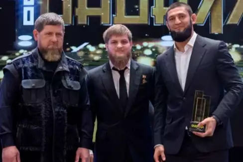 Kadyrov a jeho syn ocenili Chimaeva! UFC šampion má další titul