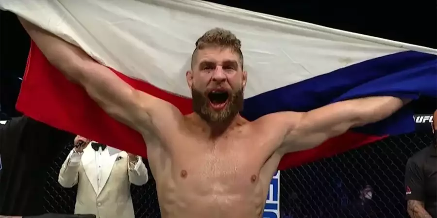 VIDEO: Organizace UFC připomíná drtivý debut Jiřího Procházky