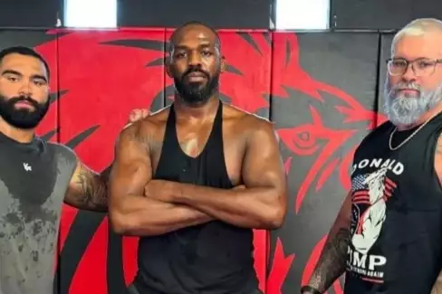 VIDEO: Parťák Jona Jonese zničil dalšího soupeře a řekl si o UFC!