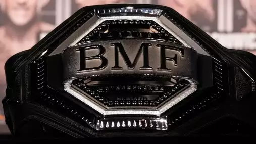 UFC překvapilo fanoušky! Přestup do nové váhy a okamžitě boj o pás