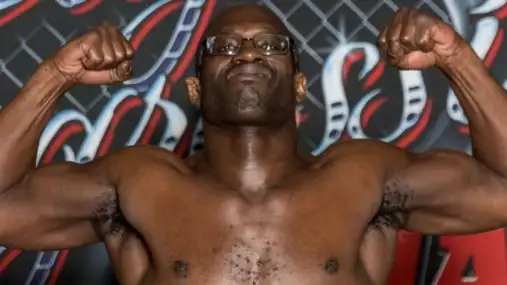 Kultovní postava MMA s nejhorší bilancí v historii zapsala nečekané vítězství