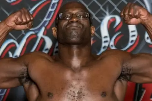Kultovní postava MMA s nejhorší bilancí v historii zapsala nečekané vítězství
