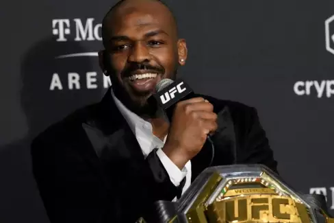Jon Jones odhalil, jaký mega balík mu UFC nabízelo za Aspinalla