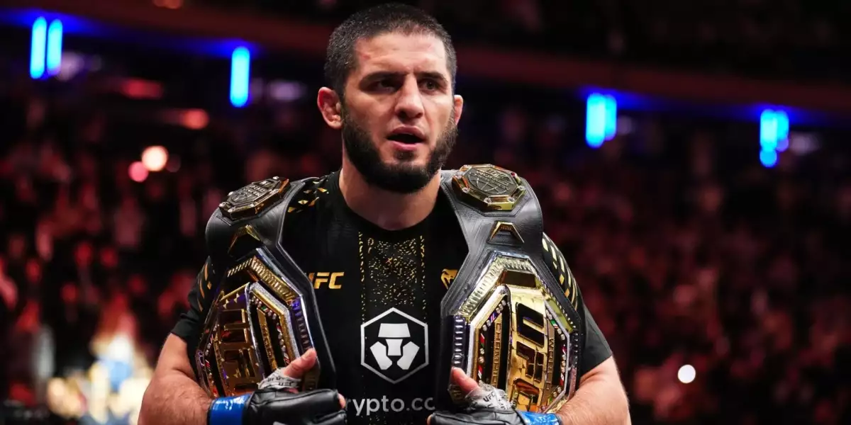Šampion Makhachev dostal nečekanou výzvu od wrestlingové legendy