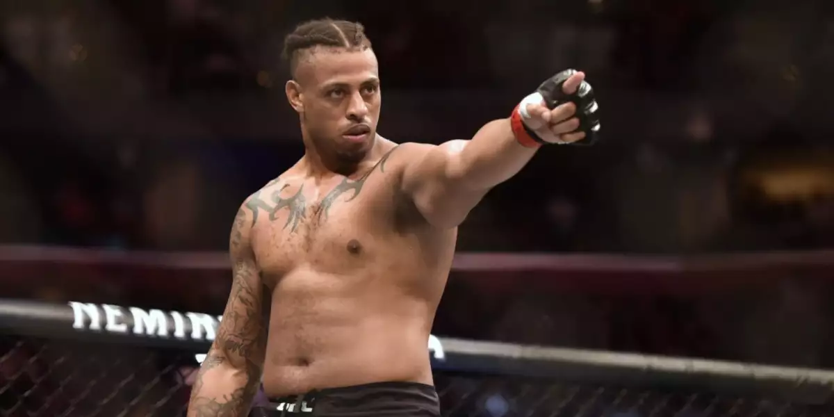 Konečně to vyšlo! Kontroverzní Greg Hardy se stal MMA šampionem