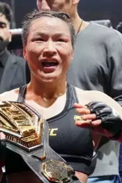 Kdo se utká o uvolněný titul? Weili Zhang vydala první prohlášení