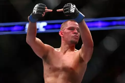 Ty blázne! Legendární Diaz je zpátky a proti sakra divokému bijci