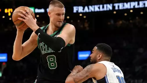 218 centimetrů v kleci? Hvězda NBA chystá přechod do MMA