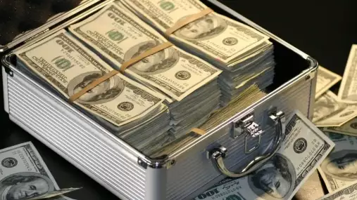 9 milionů dolarů za 139 sekund! Který bojovník si vydělal rychlý prachy?