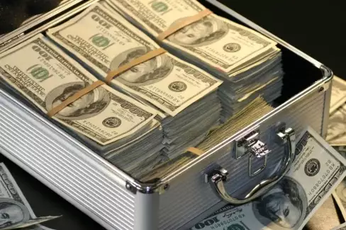 9 milionů dolarů za 139 sekund! Který bojovník si vydělal rychlý prachy?