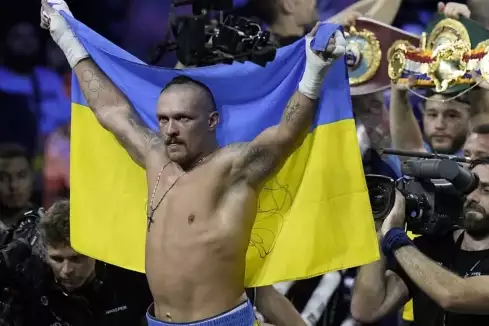 Šílený superzápas šampionů! Usyk se v titulovém souboji utká s kickboxerem