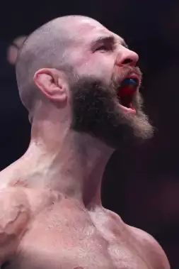 Procházka zpět dříve, než se čekalo? UFC chystá překvapivý mega souboj