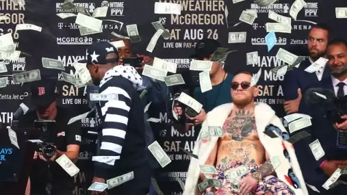 Pět nejvyšších výplat v historii boxu! Kolikátý je Conor McGregor?