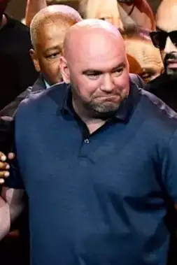 Legendární Mayweather v problémech? Dana White naznačil nečekanou pomoc!