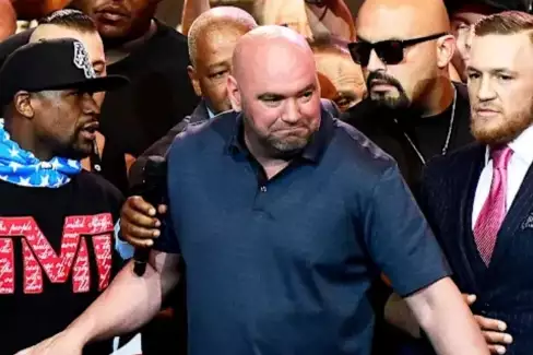 Legendární Mayweather v problémech? Dana White naznačil nečekanou pomoc!