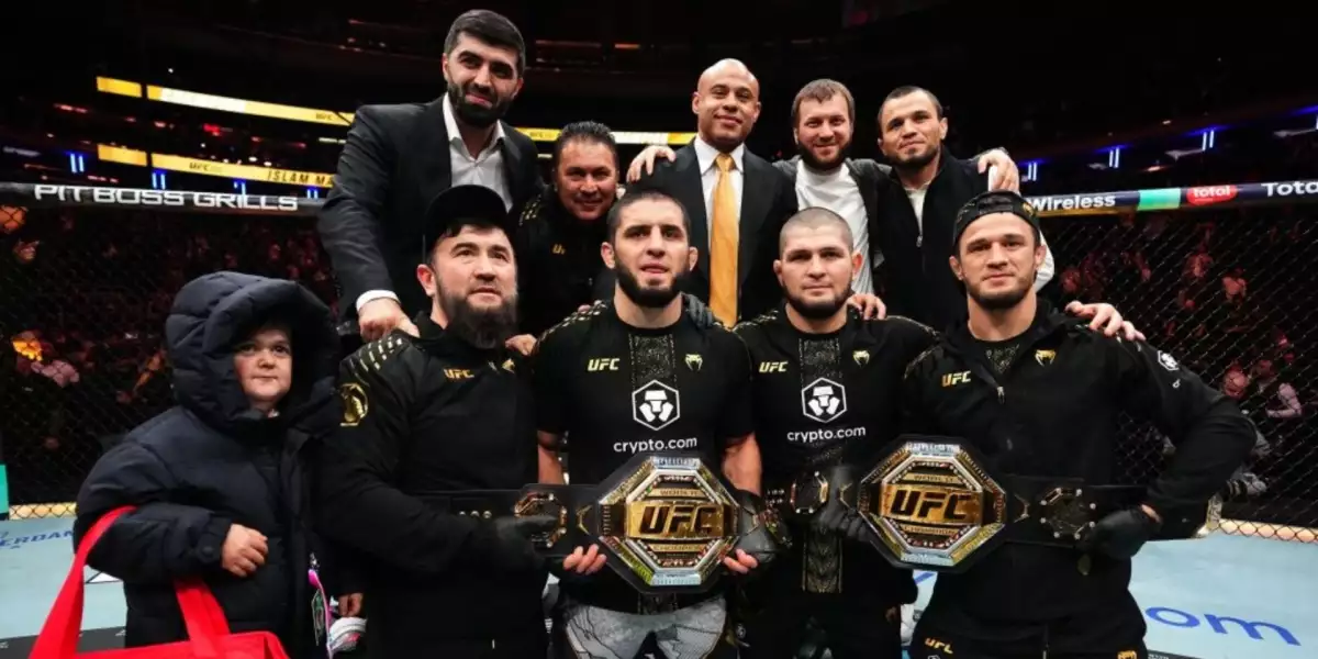 Překvapení? Manažer odhalil soupeře, kterého si přeje nový šampion Makhachev