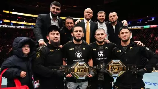 Překvapení? Manažer odhalil soupeře, kterého si přeje nový šampion Makhachev