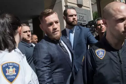 A sakra! Irská policie pátrá po McGregorovi, který není k zastižení