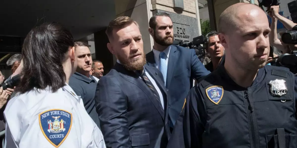 A sakra! Irská policie pátrá po McGregorovi, který není k zastižení