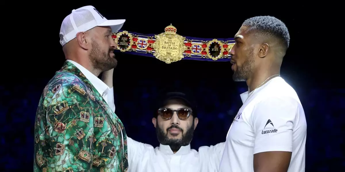 VIDEO: Tyson Fury a Anthony Joshua se poprvé střetli tváří v tvář!