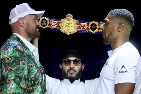 VIDEO: Tyson Fury a Anthony Joshua se poprvé střetli tváří v tvář!