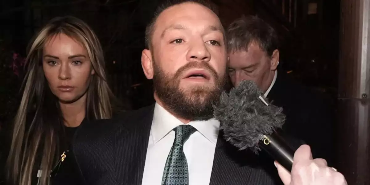 Měli pomoct očistit McGregorovo jméno! Teď sami čelí vážnému obvinění