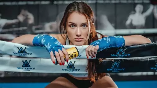 Nádhera! Monika Chochlíková míří do titulového zápasu v prestižní organizaci