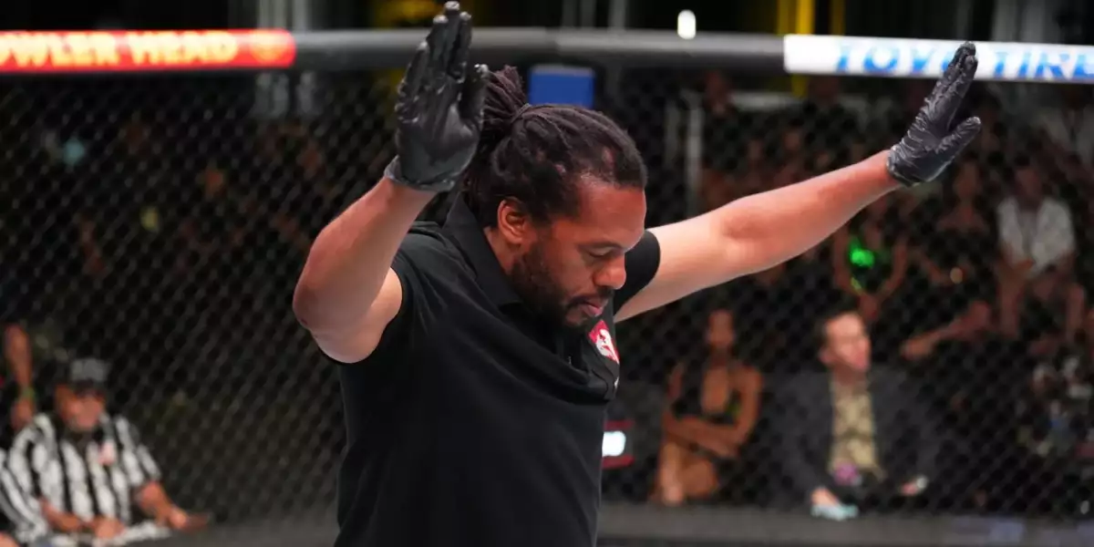 Odebrání bodu může zachránit celý zápas! Jak se rozhoduje elitní rozhodčí Herb Dean?