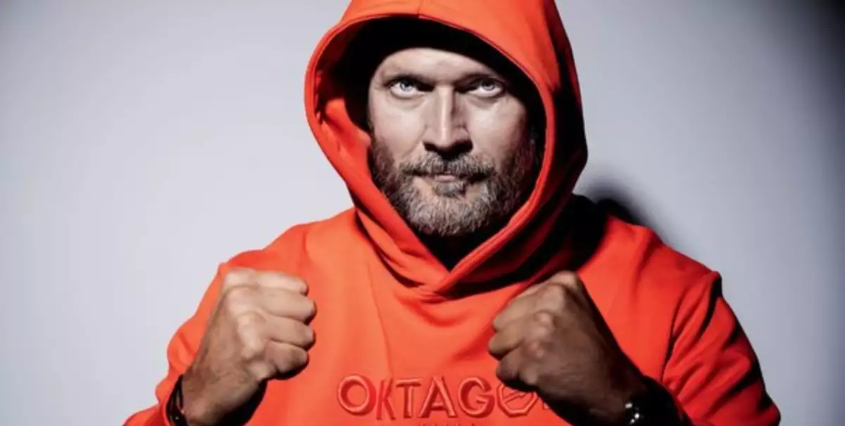 Ještě jednou a vyhazov? Novotný přiznal, jak dal bojovníkovi nůž na krk