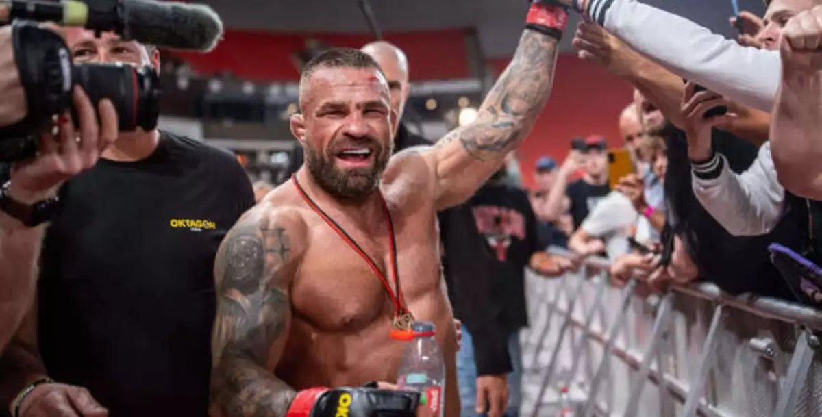 Na každého přijde? Terminátor Karlos Vémola avizuje velké oznámení