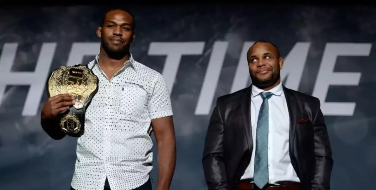 Nikdy nekončící rivalita! Daniel Cormier by chtěl rivala Jonese zabít