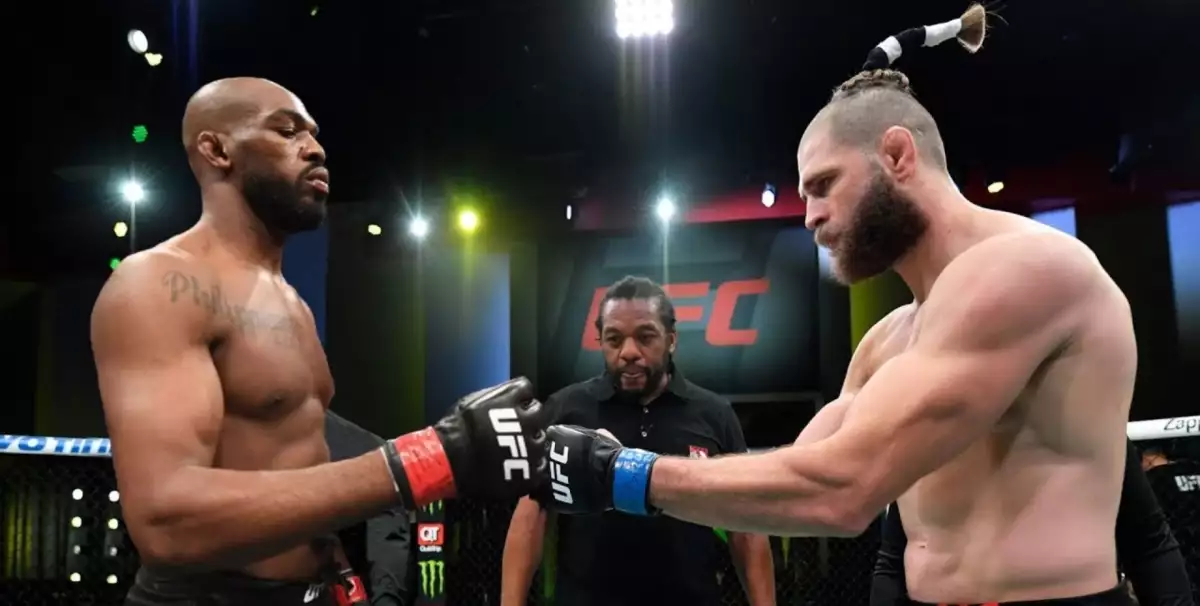 Procházka vysvětluje, proč ocenil Jonese, i když jeho kariéru poznamenaly skandály